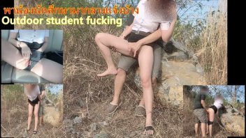 在线泄露片段 学生在户外做爱 泰国 XXX 露营者不能错过。在农场中做爱时，您可以将阴茎完全插入阴道。