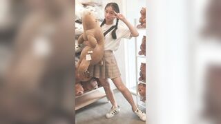Tayvanlı Yeni Taipei Şehri Kız Öğrencisi Chen Yutong\'un beyni yıkandı ve ustası tarafından eğitildi. Sohbet Kayıtları İfşa Edildi

